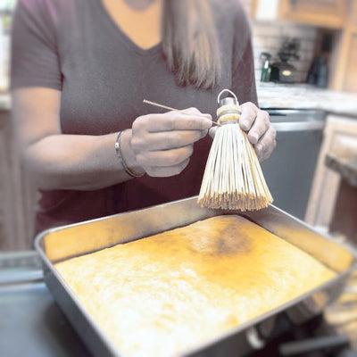 Just break off a corn straw and insert into your freshly baked cake to test for doneness. Purchase this Amish Broomcorn Cake Tester  online at Harvest Array.