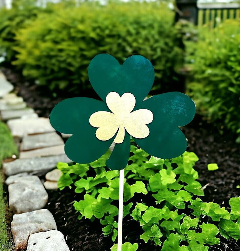 Design the colors of Duo Petite Shamrock plant stakes to decorate your yard this St. Patrick&