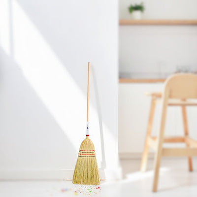 Looking for a long lasting broom like grandma still uses? Harvest Array's Amish-made Light-Duty Corn Broom is  it!