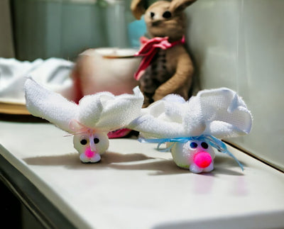Add a touch of whimsy to your spring and Easter decor with these cute white washcloth bunnies at Harvest Array. 