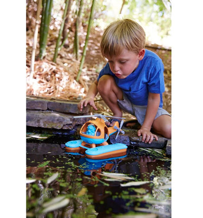 Yellow Sea-copter in a little pond