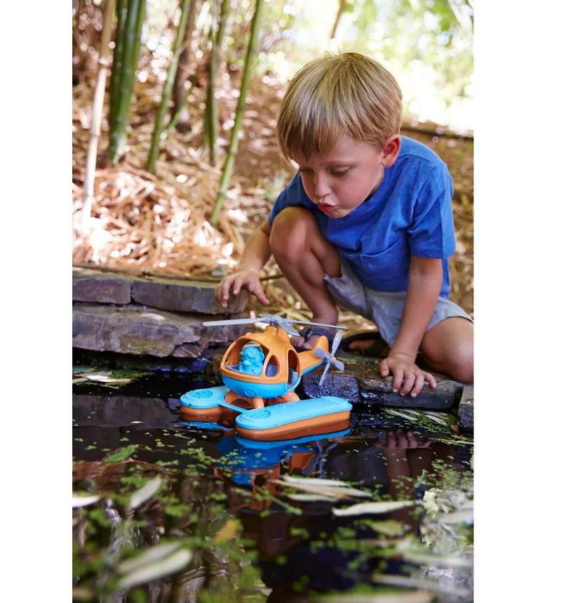 Yellow Sea-copter in a little pond