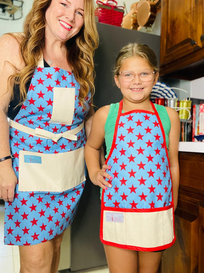 Americana Print of the Mommy & Me Apron Set with Mother and Daughter