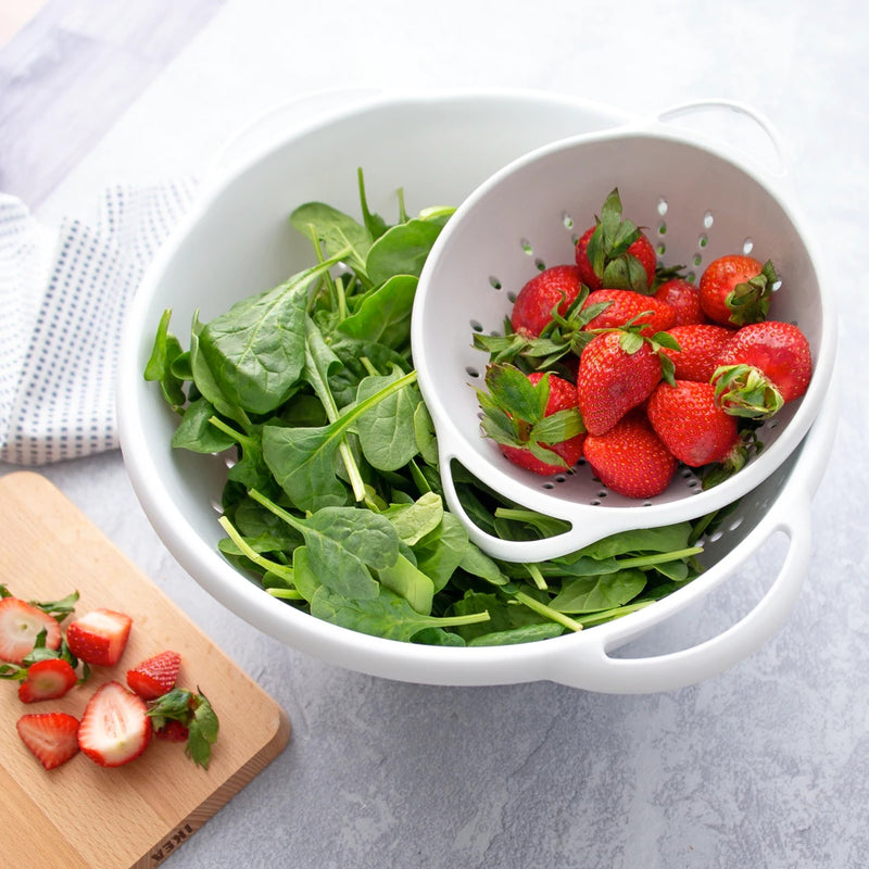 Rada Small 1 Qt. Colander for your fruits and vegetables